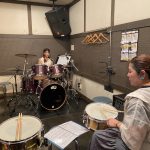 最近大人気の親子グループドラムレッスン♪